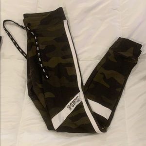PINK Camo Yoga Legging sz Small
